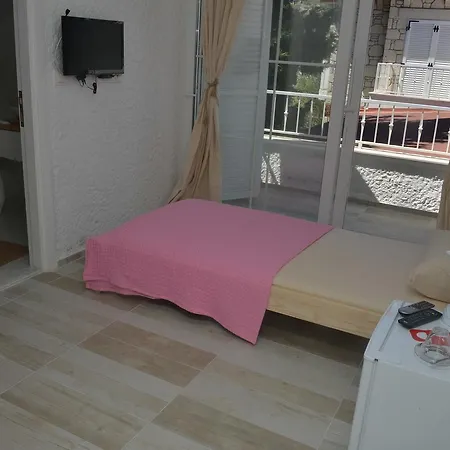 Отель Chakra Boutique