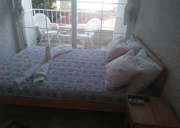 Chakra Boutique Hotel *