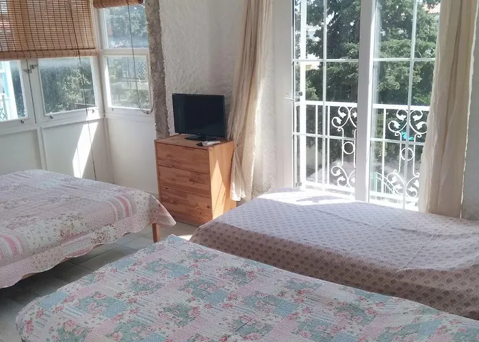 Chakra Boutique Hotel *