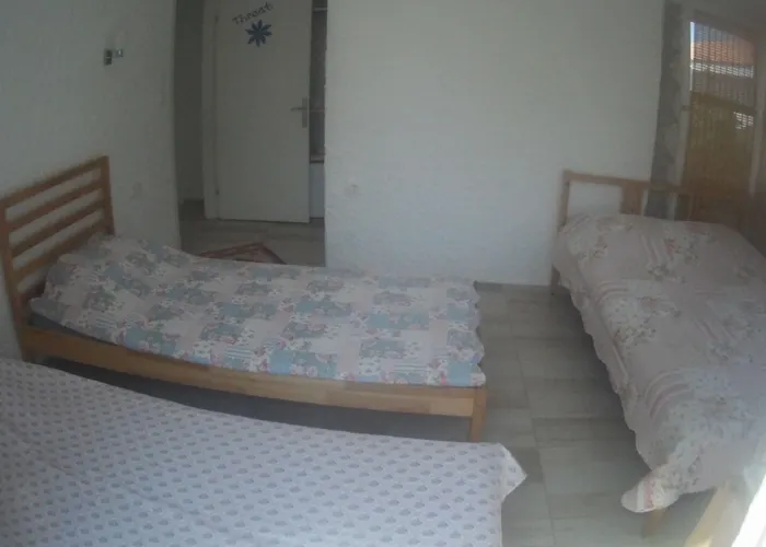 Chakra Boutique Hotel *