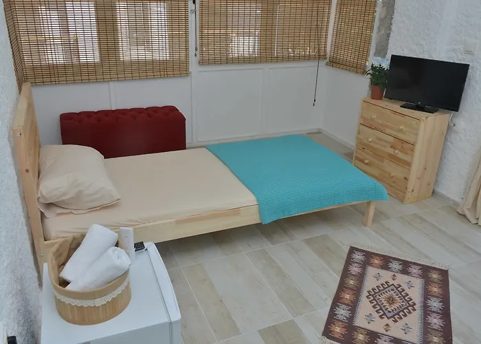 Chakra Boutique Hotel *