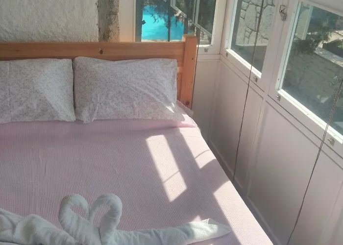 Chakra Boutique Hotel *