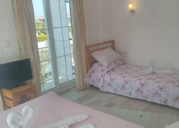 Chakra Boutique Hotel *