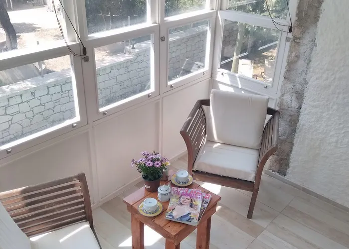 Chakra Boutique Hotel *