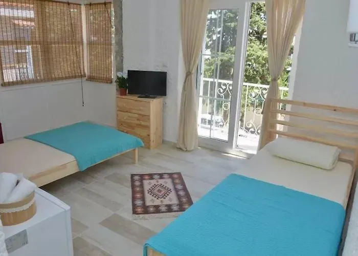 Chakra Boutique Hotel *